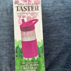 Taste it 26 oz Water bottle new